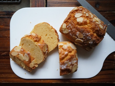 大豆粉とラカントのアーモンドパウンドケーキ